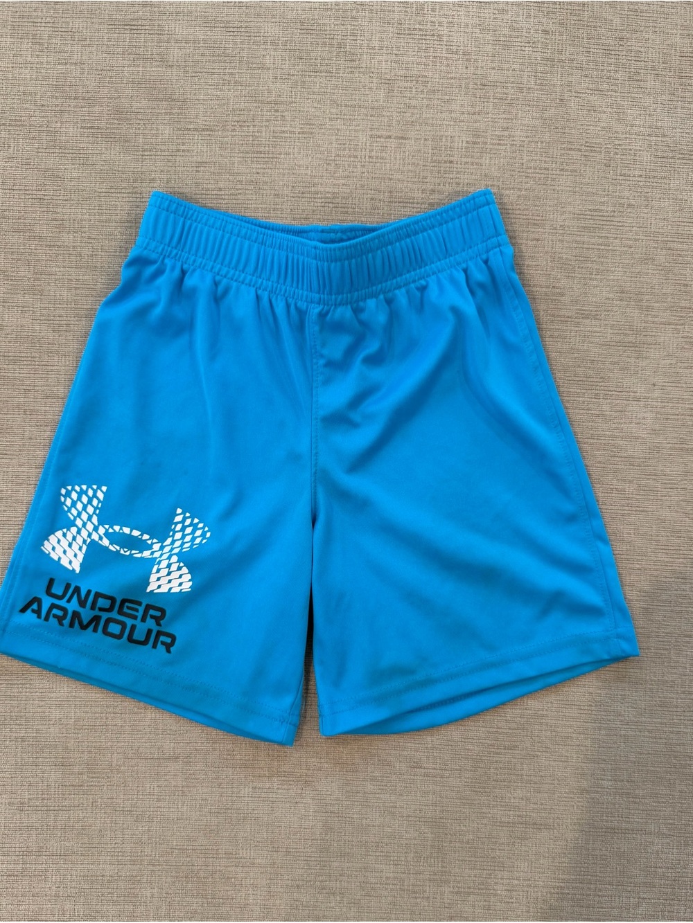 Boys Under Armour Performance Shorts - Size 5